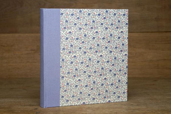 Photo album with burgundy linen by "Schreibweise"